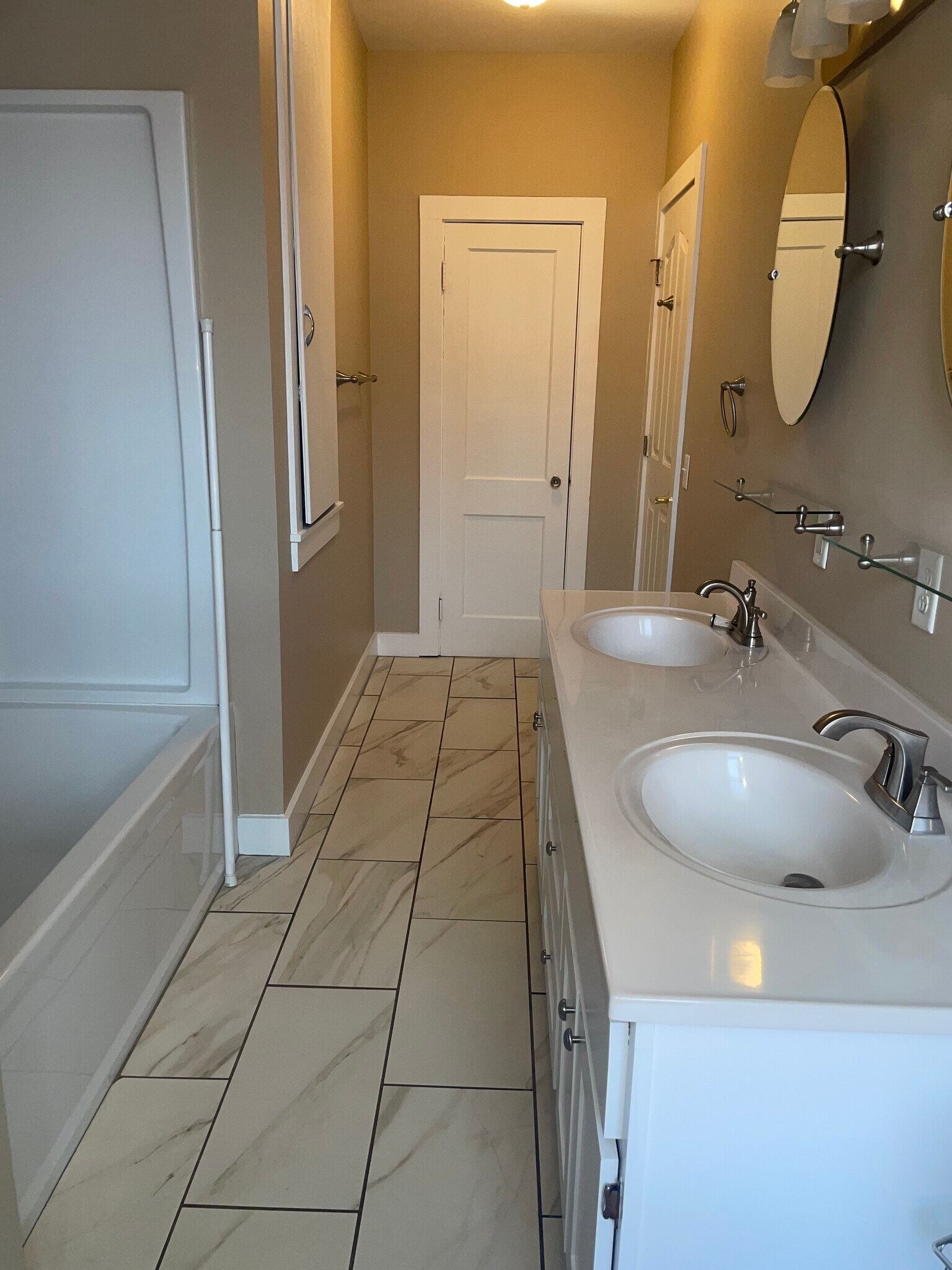 Building Photo - 48 Castle St