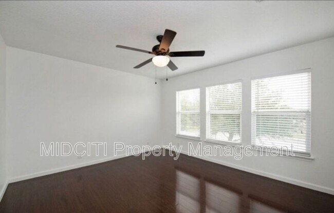 Building Photo - 9739 Chelsea Cir