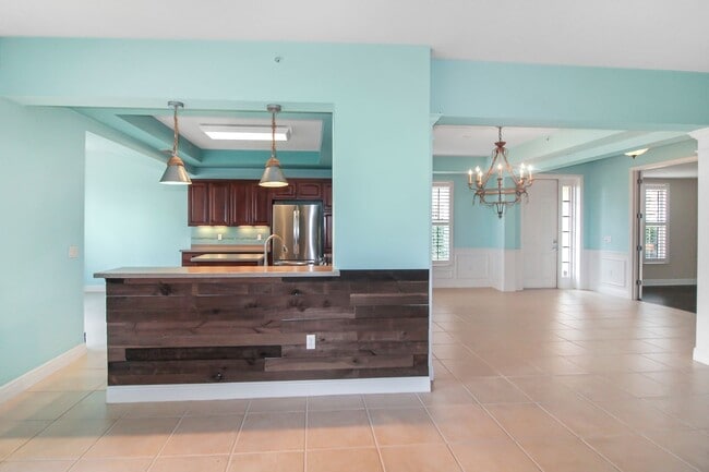 Building Photo - Sarasota National Annual Condo for Rent
