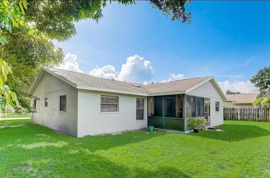 Building Photo - 2462 Briar Oak Cir