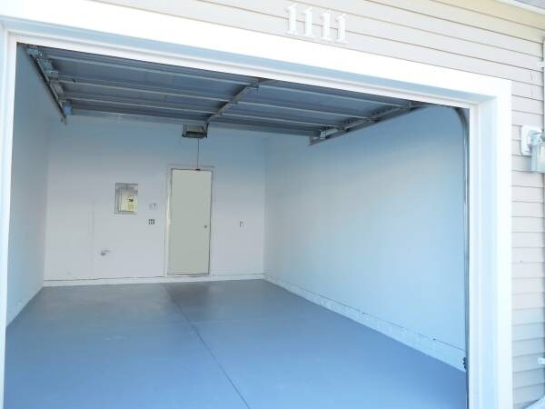 Building Photo - 1111 NE 7th Ln