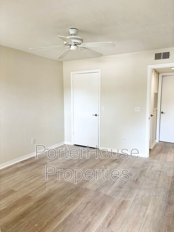 Building Photo - 5164 Conroy Rd
