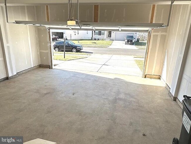 Building Photo - 2328 Hawkshill Dr
