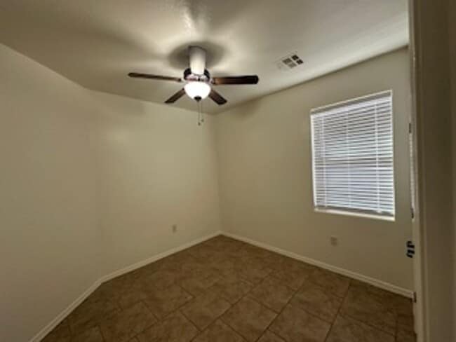 Building Photo - 4715 Zeno Pl