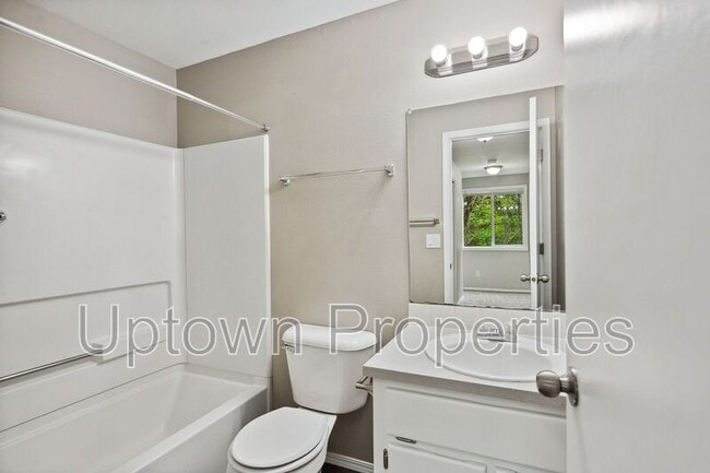 Building Photo - 6133-6135 SE Frances St.