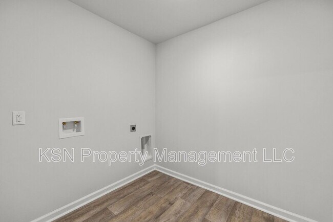 Building Photo - 129 Azure Dr