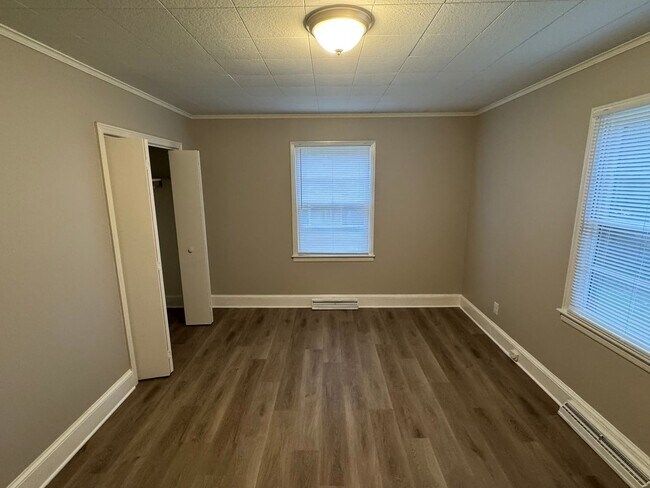 Building Photo - 113 Garrison Dr