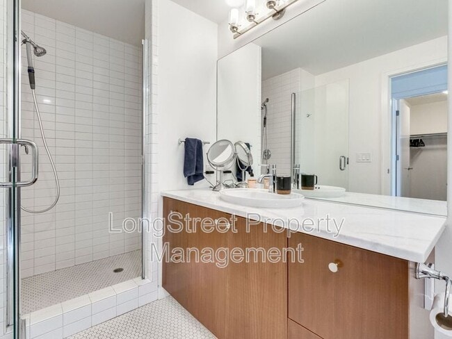 Building Photo - 1926 W Burnside St