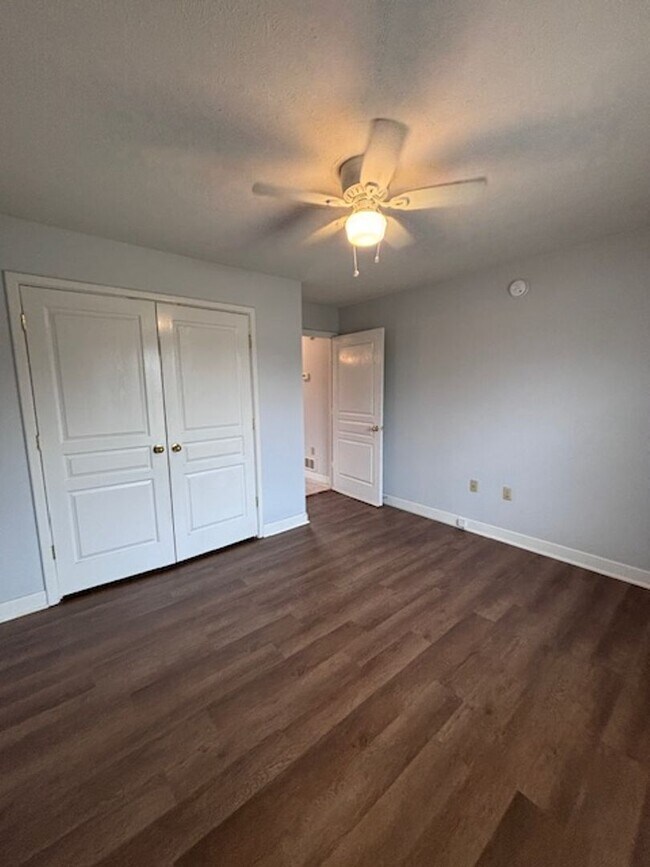 Building Photo - 117 Croghan Way