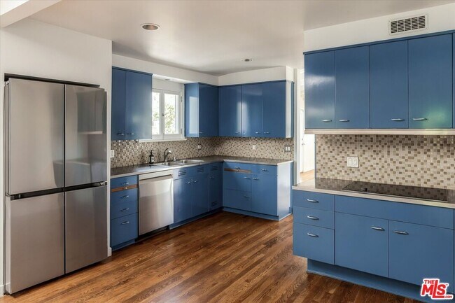 Building Photo - 2412 Canyon Oak Dr