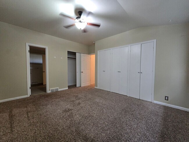 Building Photo - 3232 Poly Dr