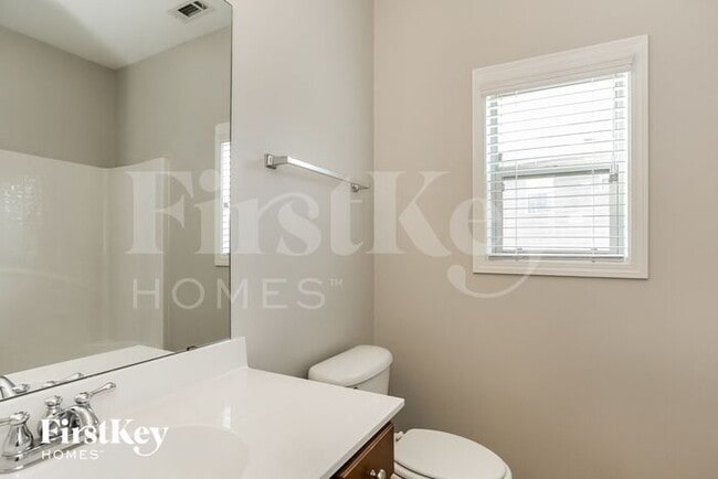 Building Photo - 6252 Stonelake Dr SW