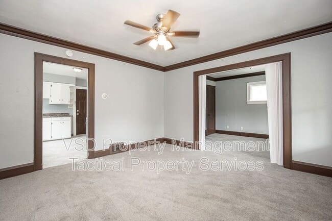 Building Photo - 4024 E 143rd St