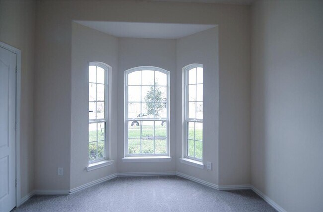 Building Photo - 30111 Twisting Springs Dr