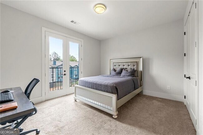 Building Photo - 6890 Peachtree Dunwoody Rd