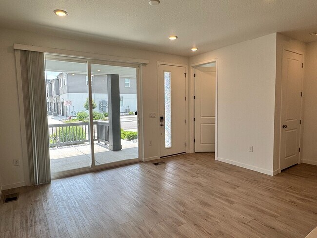 Building Photo - 7348 W Asbury Dr