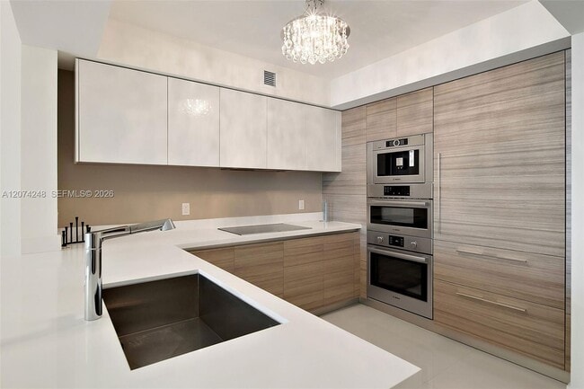 Building Photo - 300 Sunny Isles Blvd