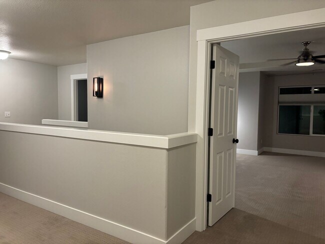 Building Photo - Wonderfully Designed Craftsman Home with P...