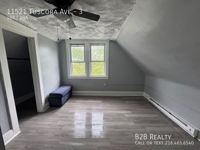 Building Photo - 11521 Tuscora Ave
