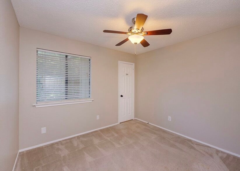Building Photo - 12917 Meehan Dr