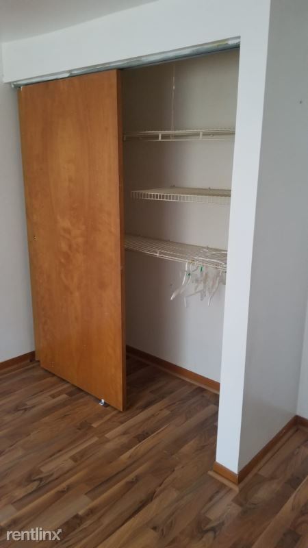 Building Photo - 2 br, 1.5 bath Townhome - 142 BEACONRIDGE DR