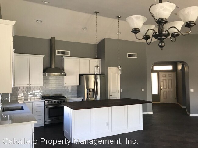 Building Photo - 3 br, 2 bath House - 256 E Liberty Ln 2119...