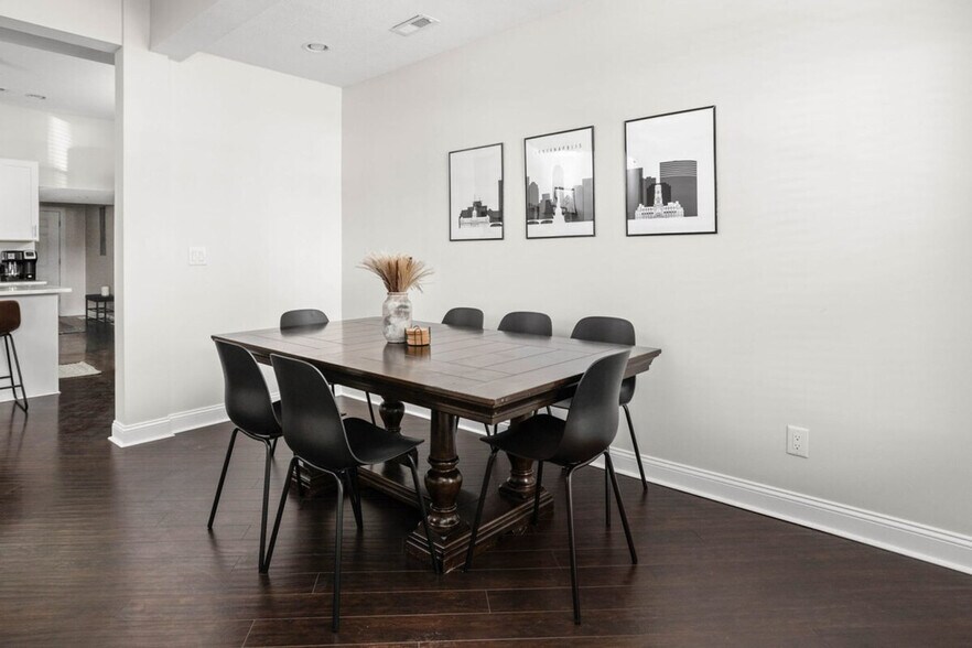 Building Photo - 341 Parkway Ave