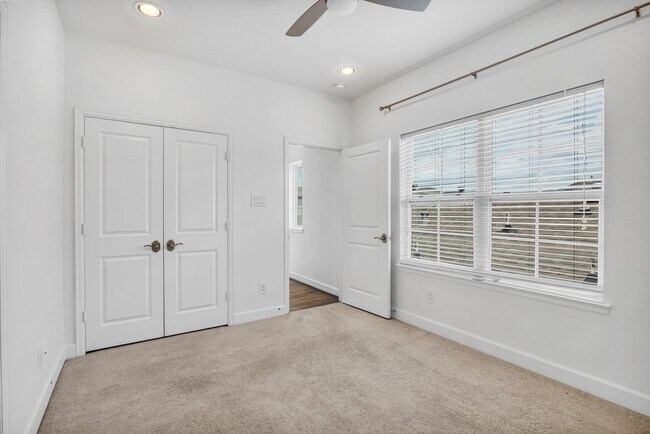 Building Photo - 5521 Petty St