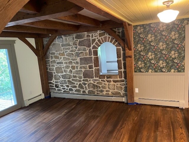 Building Photo - 1586 Green Hills Rd