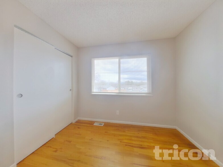 Building Photo - 3459 Rauscher Dr