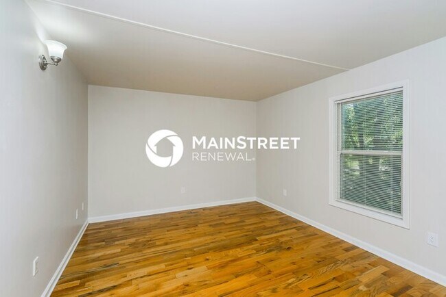 Building Photo - 3 Bedroom Pet-Friendly Home in Louisville,...