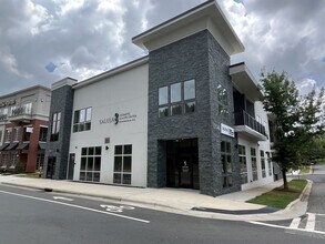 Building Photo - Brand New Corner Unit 2 Bed Condo in Corne...