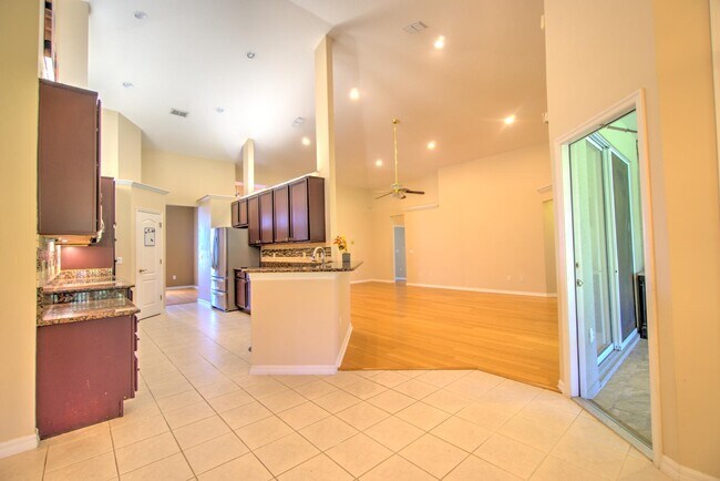 Building Photo - 1577 Cherry Ridge Dr