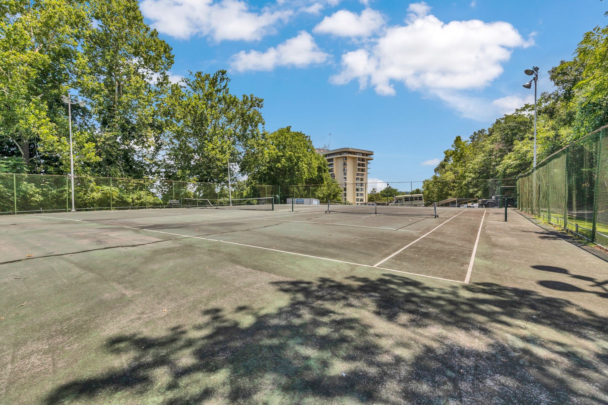 Building Photo - 6666 Brookmont Ter