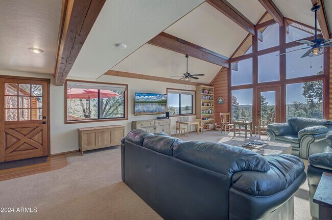 Building Photo - 6823 Fara Dr