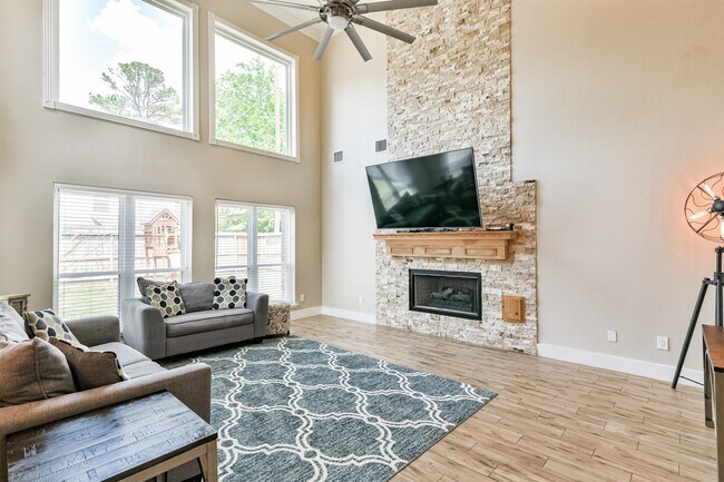 Building Photo - 11642 Cypresswood Dr