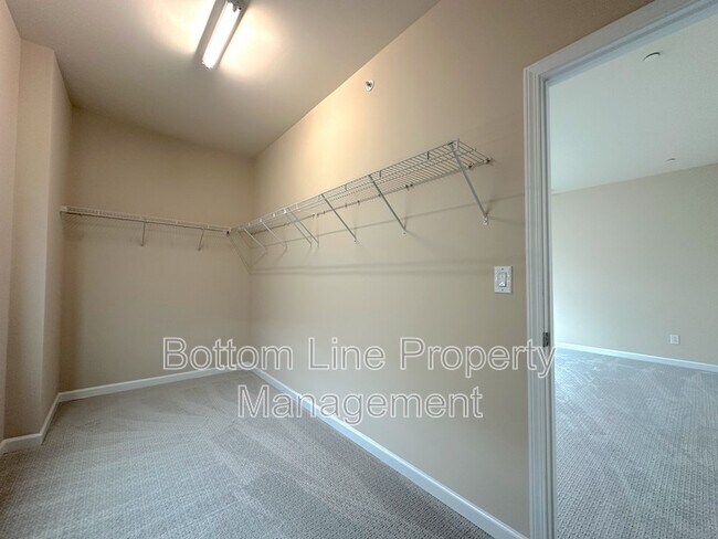 Building Photo - 1007 Anatrella Ln NW