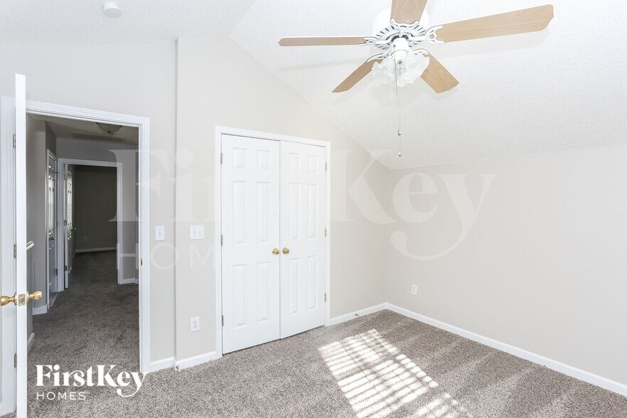 Building Photo - 6010 Elm Cove Ln