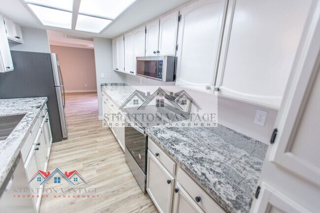 Building Photo - 2929 E Broadway Rd