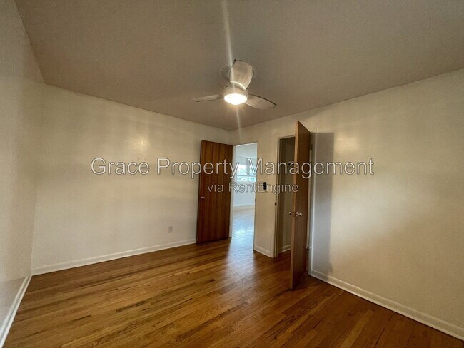 Building Photo - 3540 S Corona St