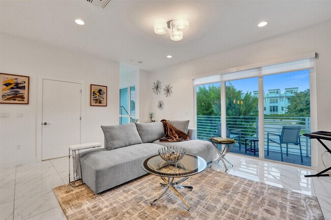 Building Photo - 1371 N Ocean Blvd