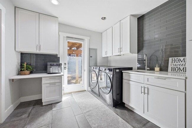 Building Photo - 9707 Bordeaux Ln