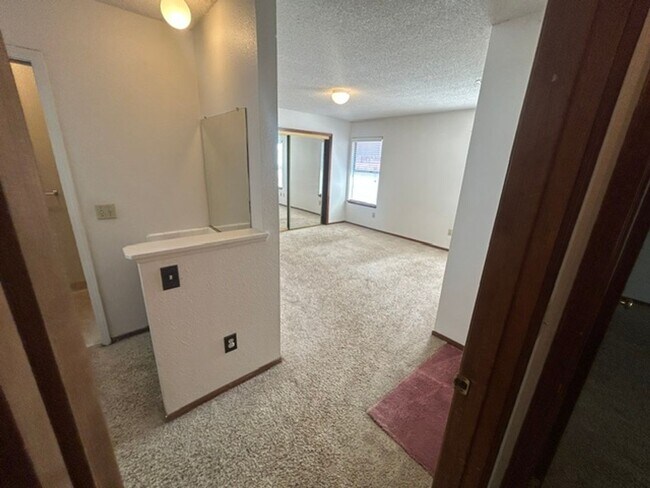 Building Photo - 6025 W Paradise Ave