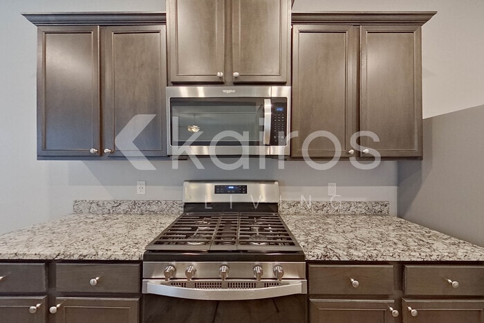 Building Photo - 825 NW 4th St