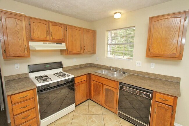 Building Photo - 210 Arborfield Way