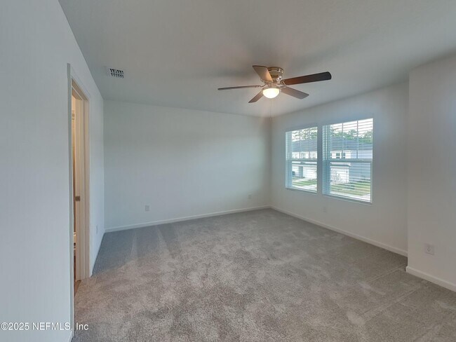 Building Photo - 654 Holly Lks Dr