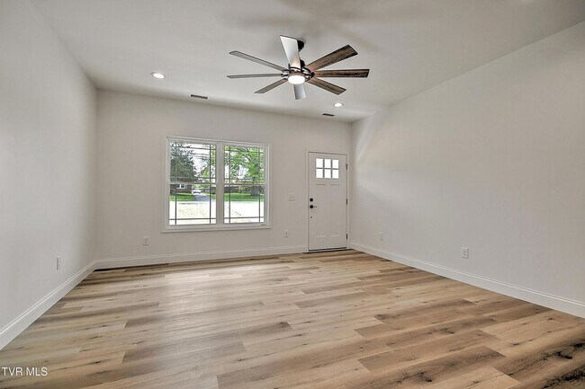 Building Photo - 703 Swadley Rd