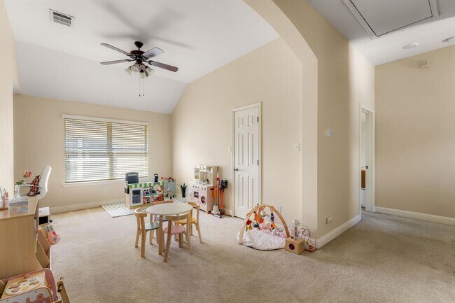 Building Photo - 1821 Village Oak Ct