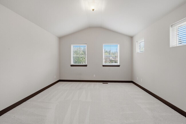 Building Photo - Stunning Finn Hill Retreat — Space, Style & Privacy