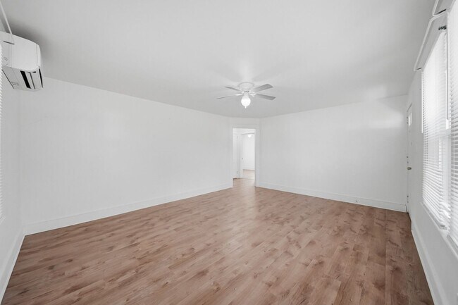 Building Photo - Charming 2BR Ranch with Spacious Yard & Ample Parking